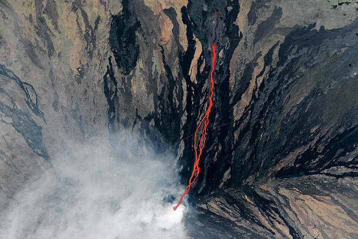 Lava Flows North on Mauna Loa