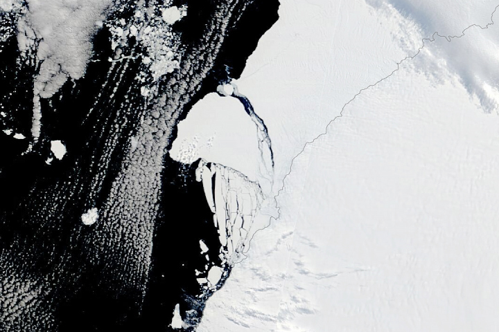 Antarctica’s Brunt Ice Shelf Finally Breaks