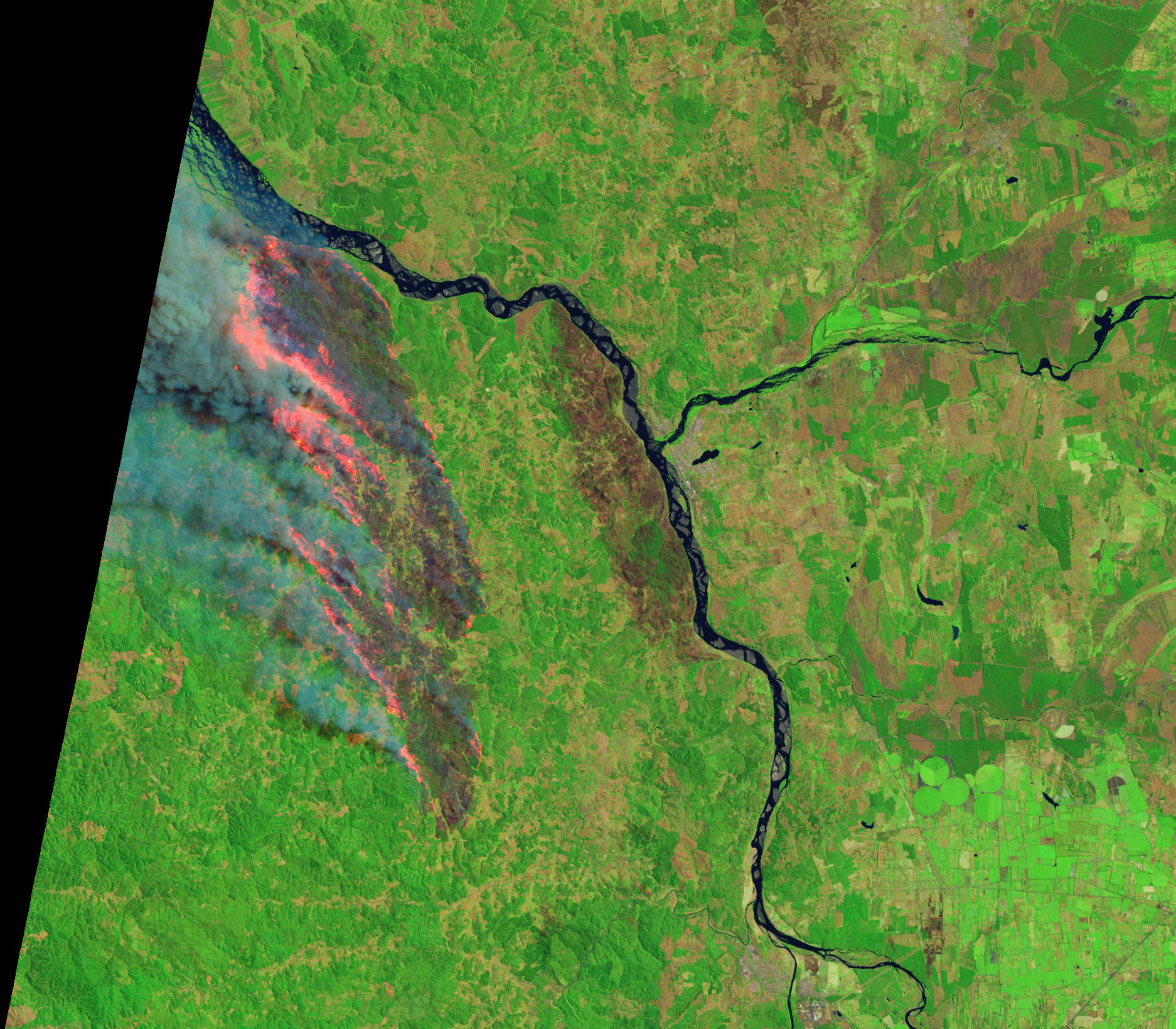 Fires Blaze Through South-Central Chile - related image preview