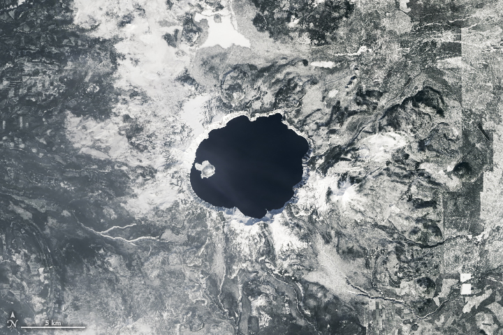 A Clear View of Crater Lake - related image preview