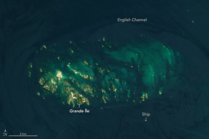 Ebb and Flow in the Chausey Islands