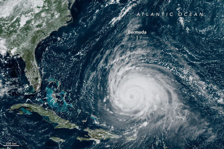 Hurricane Lee Traverses the Warm Atlantic