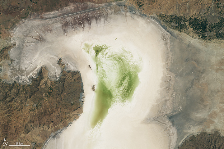 Lake Urmia Shrivels Again - related image preview