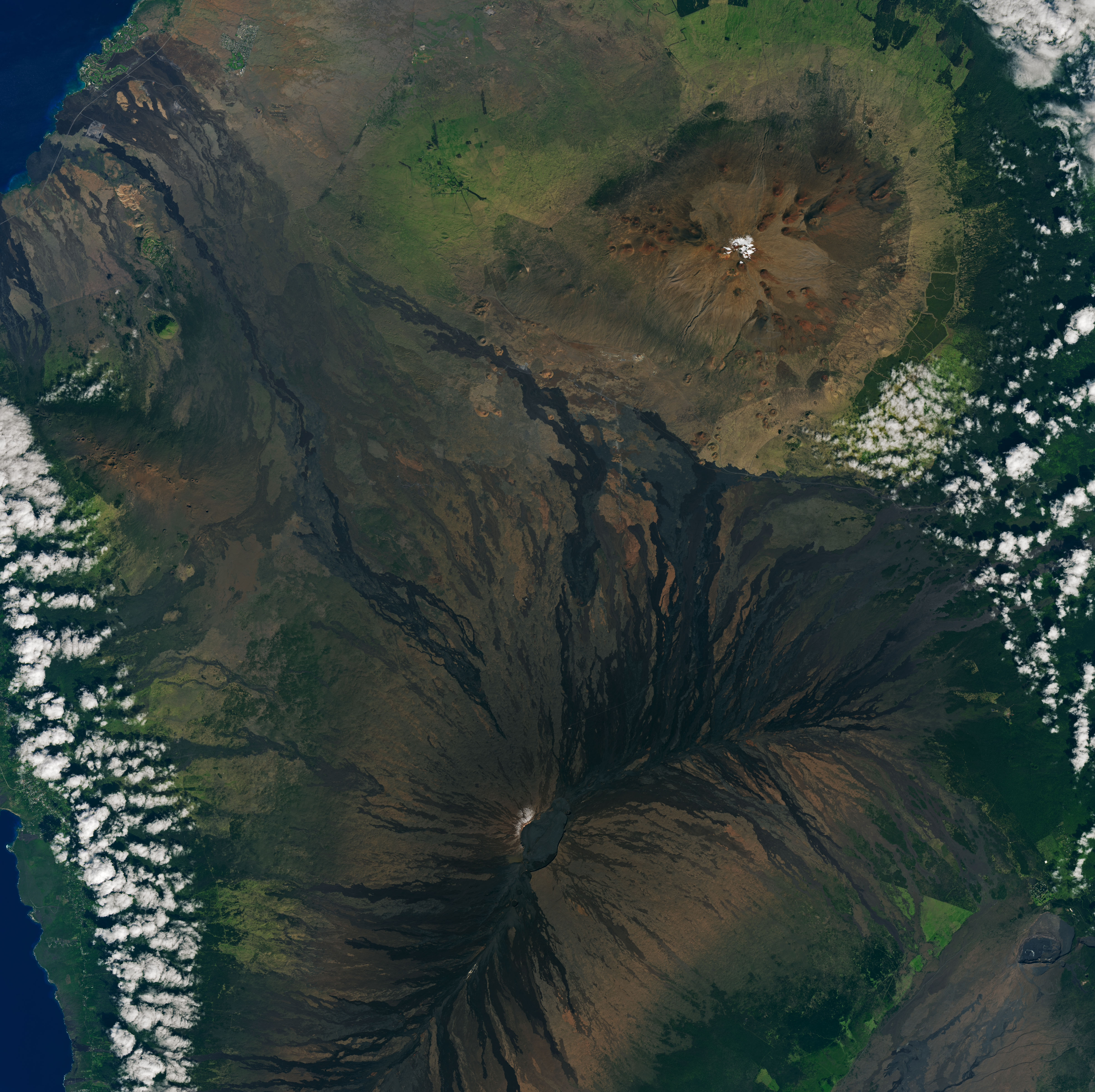 A Dusting of Snow on Hawaii’s Tallest Peaks - related image preview