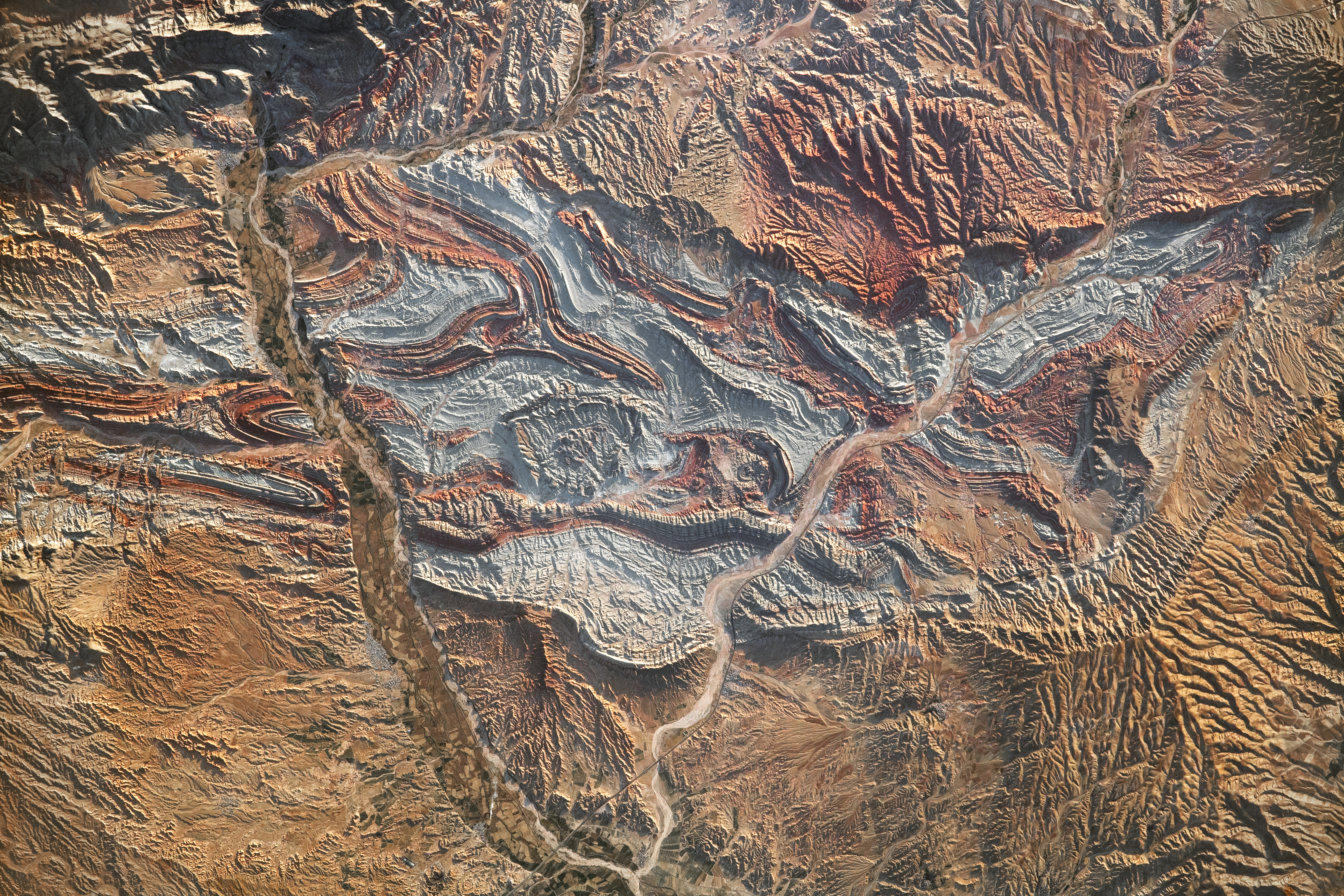 Folded Rocks of Northwest Iran - related image preview