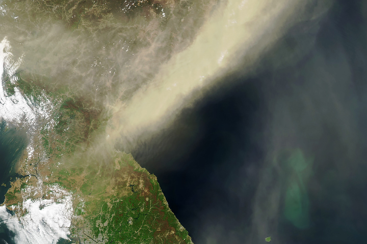 A Wall of Dust Over the Korean Peninsula   