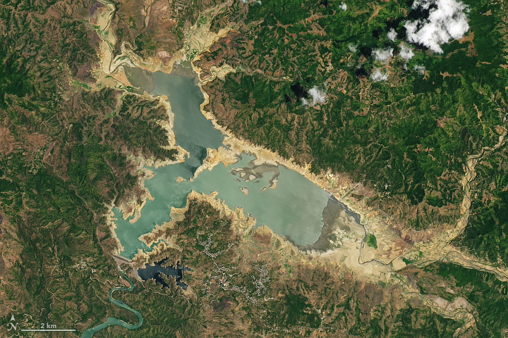Water Levels Plunge in Philippine Reservoir