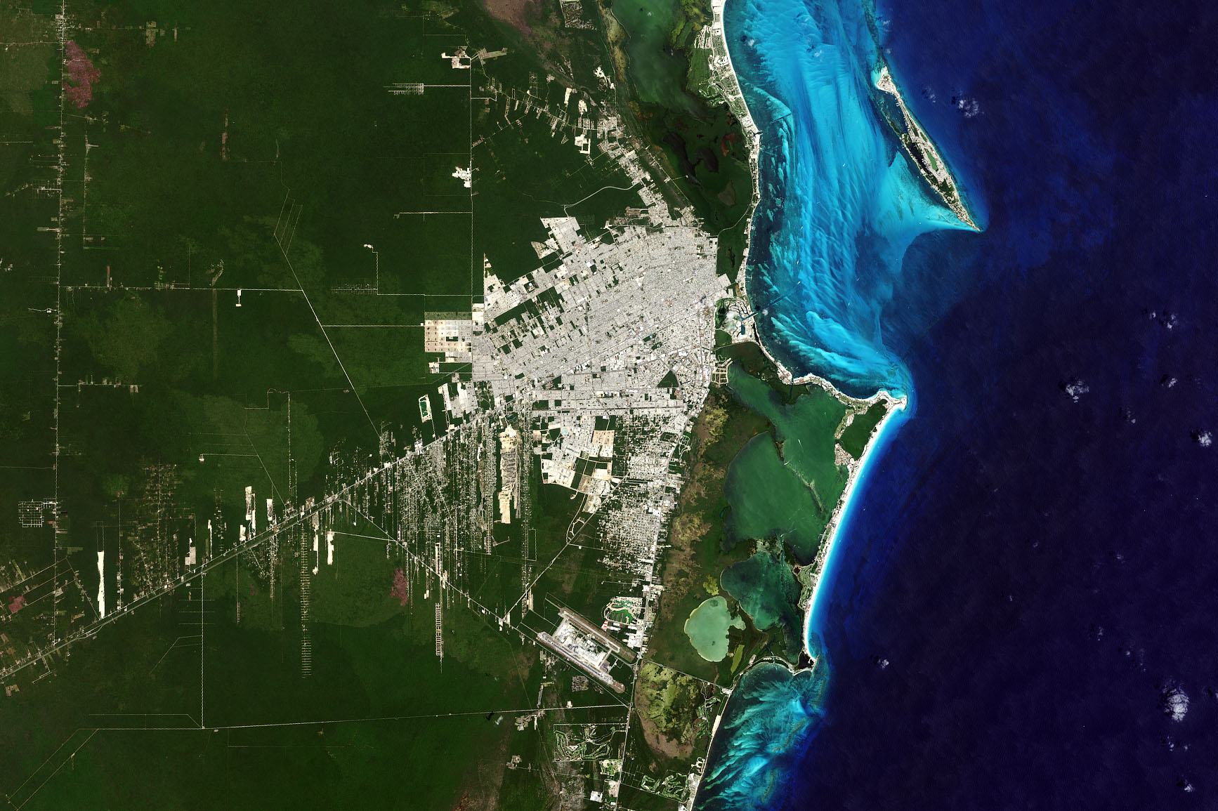 NASA Returns to the Beach: How Cancún Grew into a Major Resort - related image preview