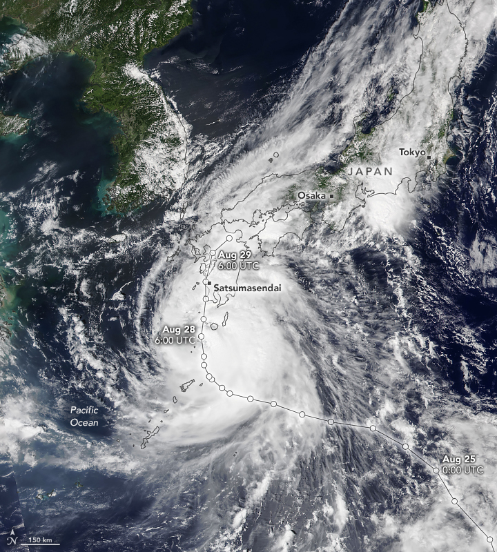 Typhoon Shanshan Pummels Japan - related image preview