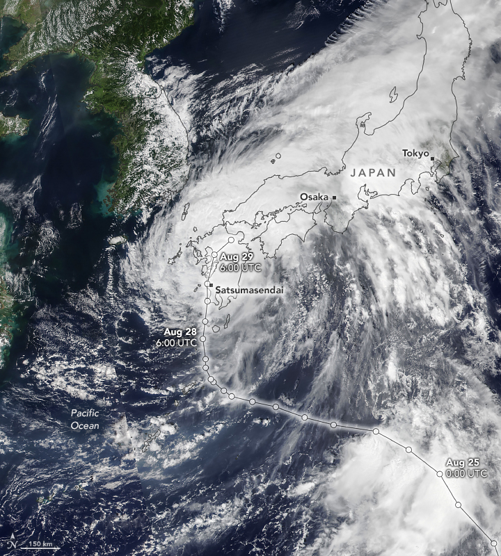 Typhoon Shanshan Pummels Japan - related image preview