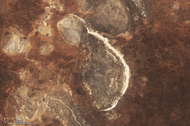 Lake Mungo’s Geological and Archaeological Treasures - related image preview