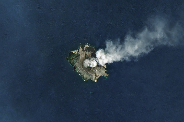 Another Puff from Whakaari