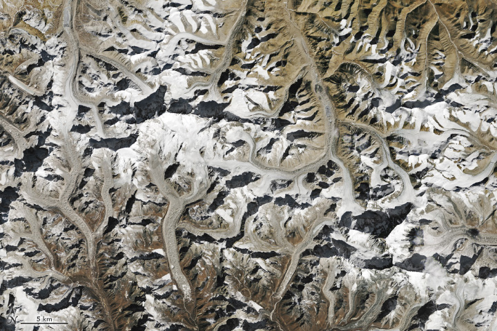 Himalayan Snow Lines on the Rise - related image preview