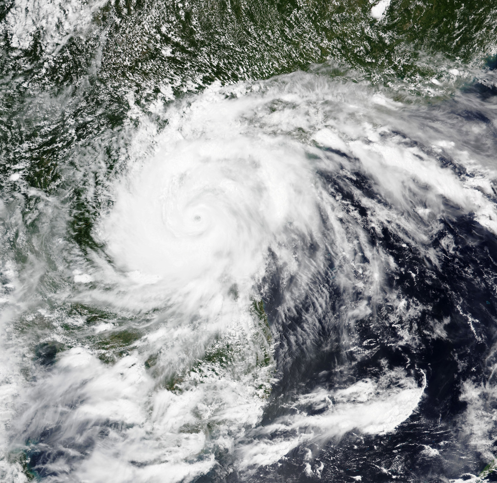 Typhoon Kajiki Lashes Southeast Asia - related image preview