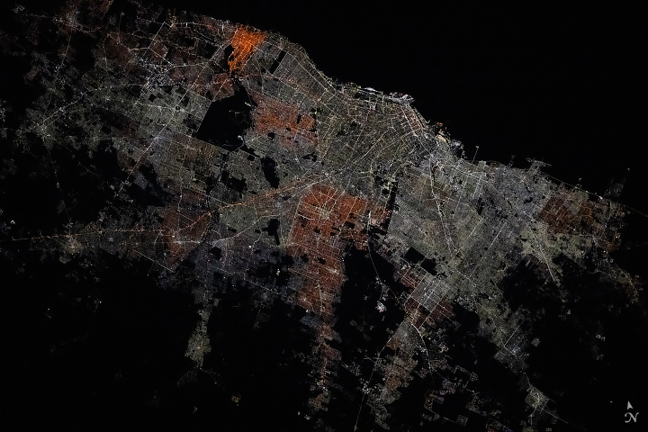 Traversing Buenos Aires at Night - related image preview