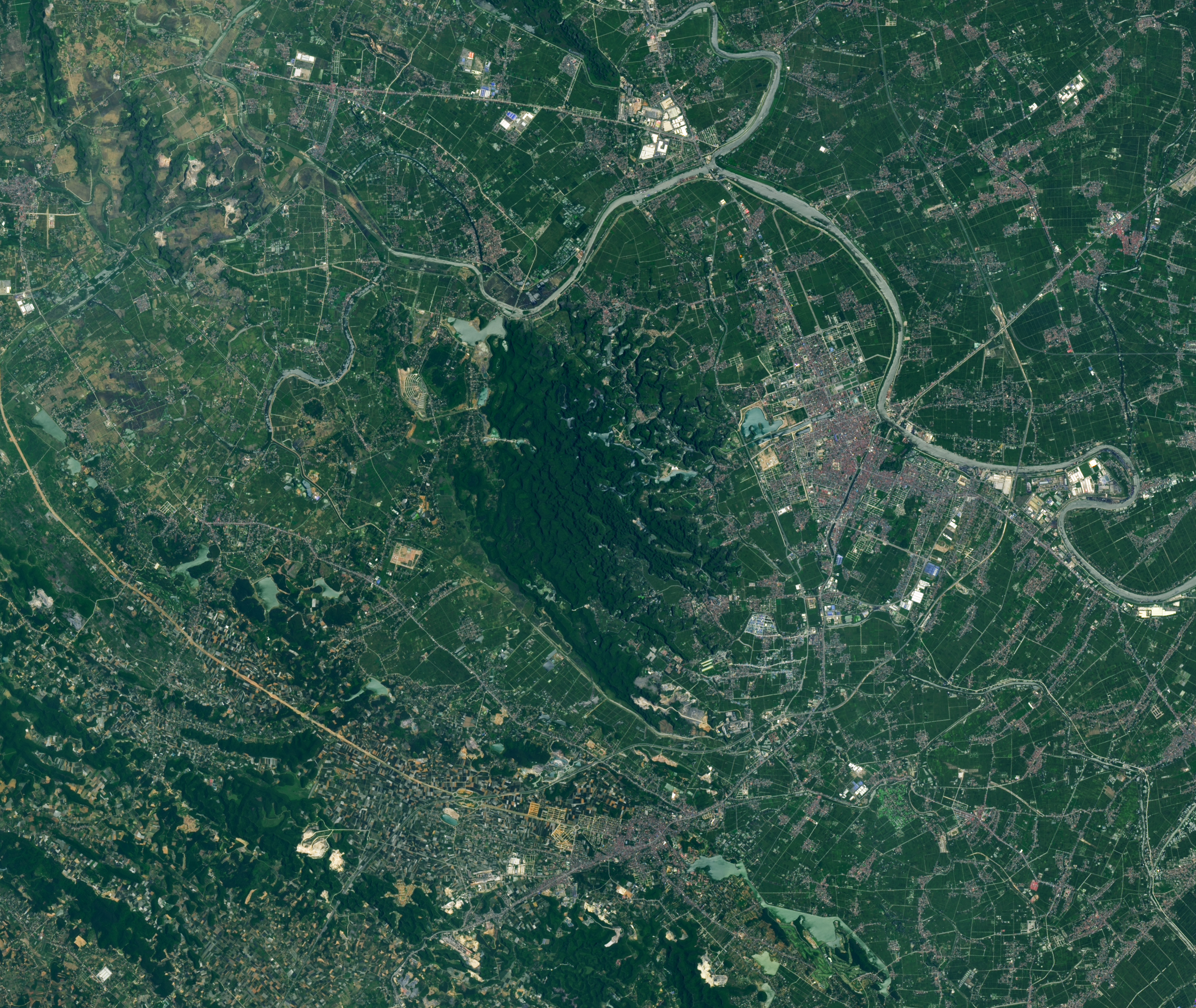 The Towers of Tràng An - related imagethumbnail