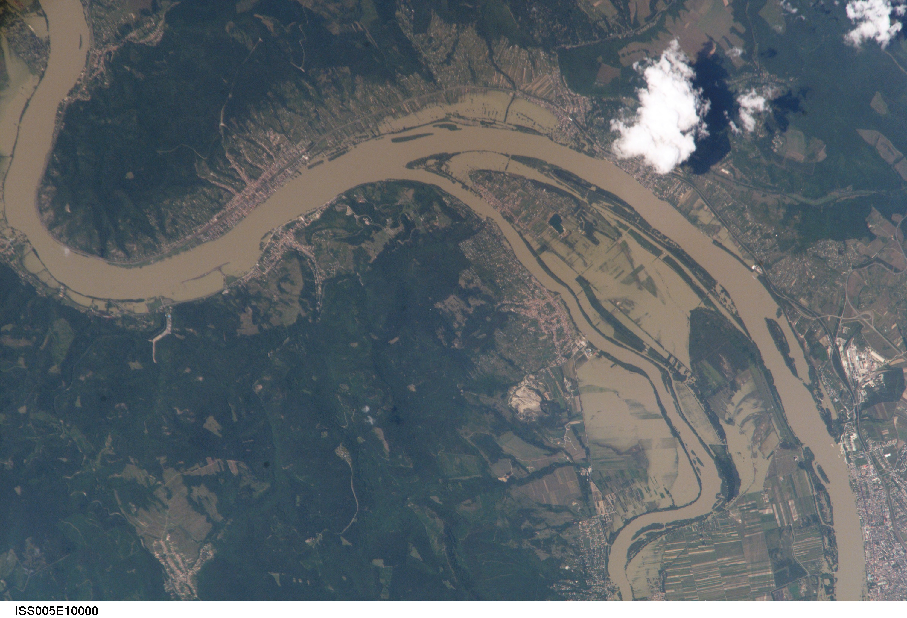 Danube River flooding near Vac, Hungary - related image preview