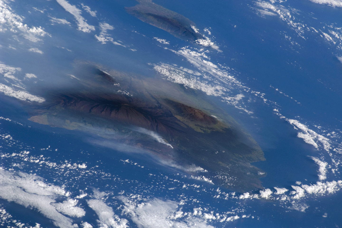 Hawaiian Vog Photographed from Space Shuttle  - related image preview