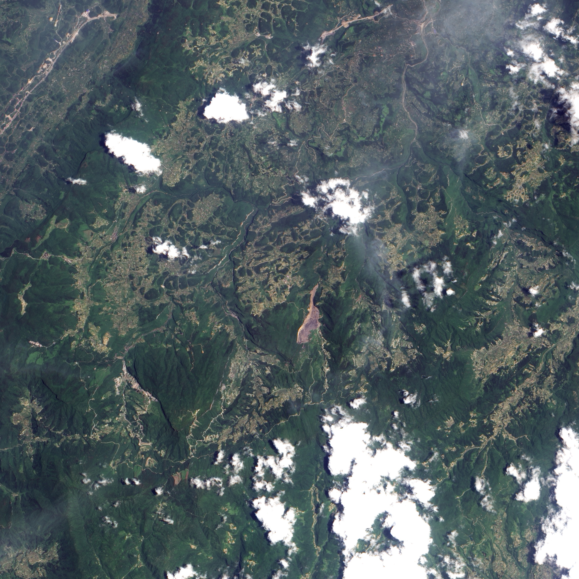 Landslide in Southern China - related image preview