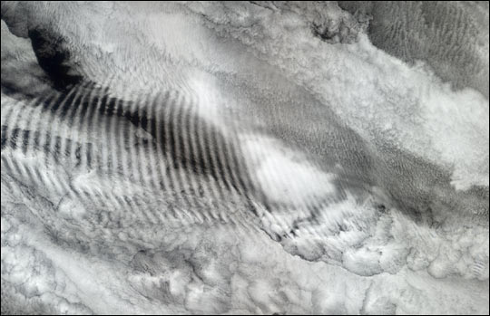 Gravity Waves Ripple over Marine Stratocumulus Clouds