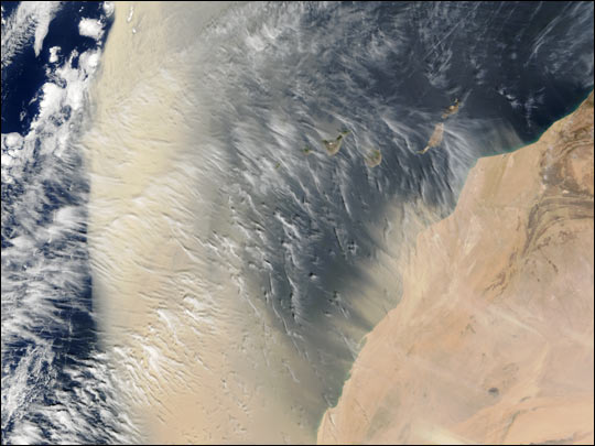 Saharan Dust Sweeps Past Canary Islands