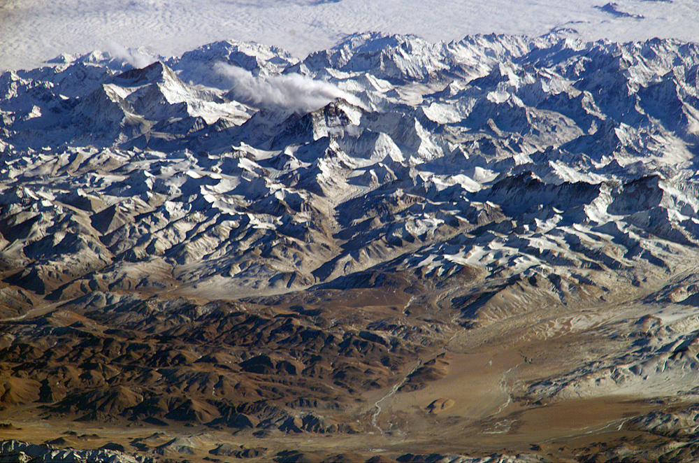 On Top of the World: Everest and Makalu - related image preview