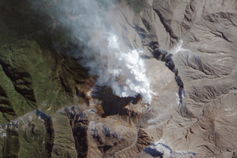 Ash and Steam Plume from ChaitÃ©n - related image preview