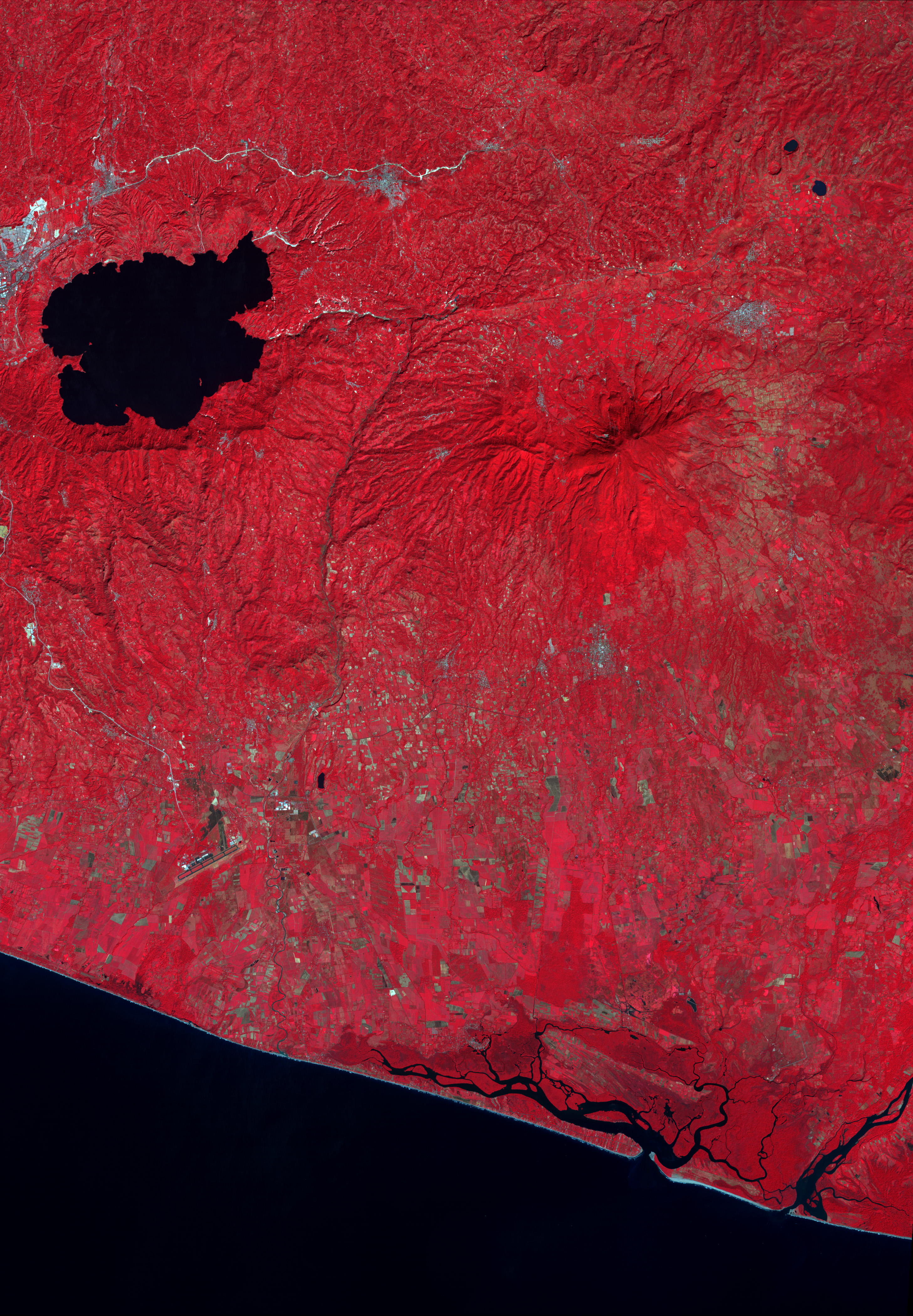Landslides on Volcan de San Vicente - related image preview