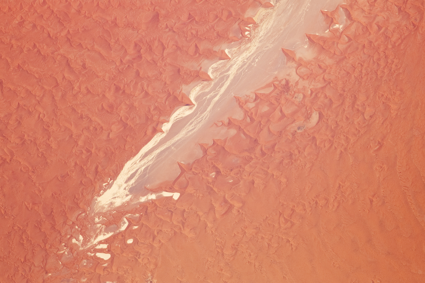 Tsauchab River and Sossus Vlei Lakebed, Namibia - related image preview