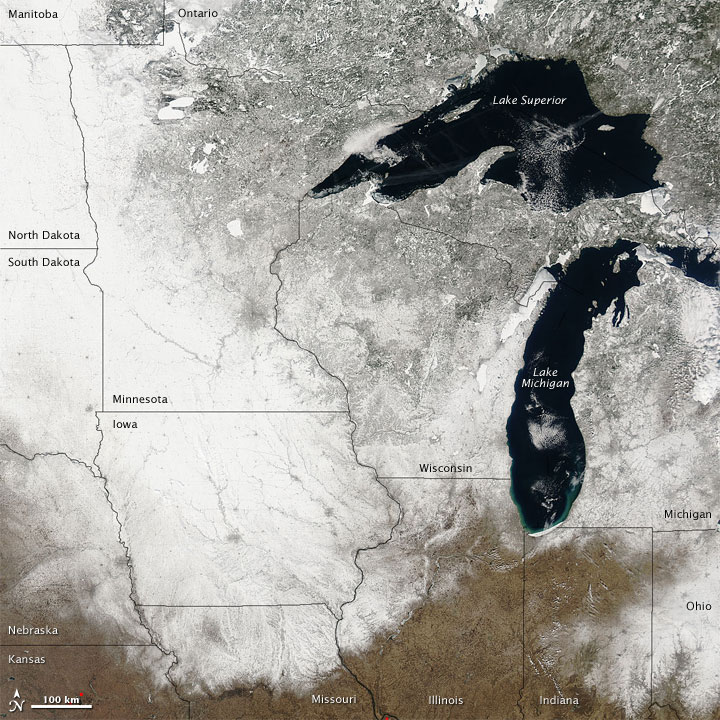 Snow across the Upper Midwest