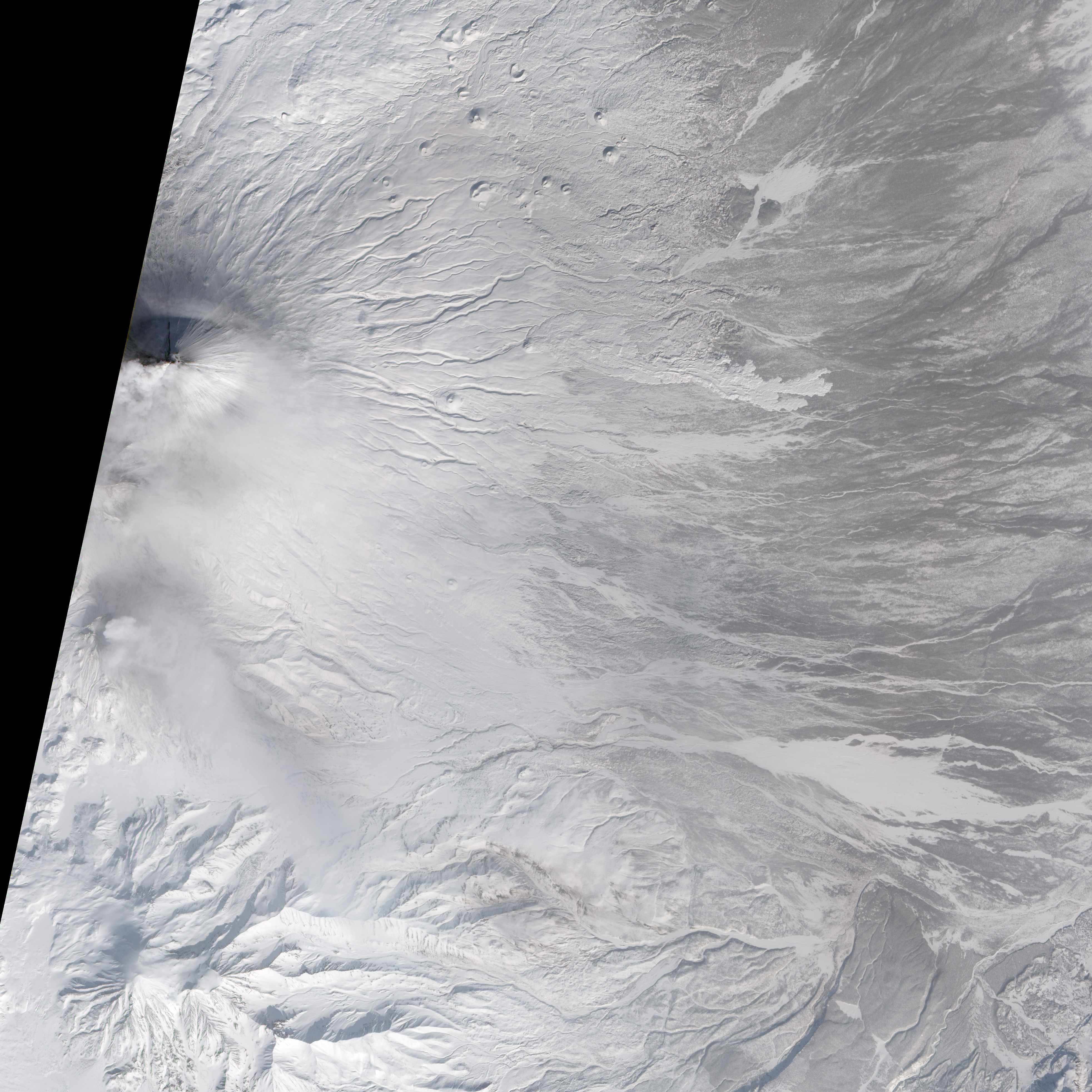 Lava and Snow on Klyuchevskaya Volcano - related image preview