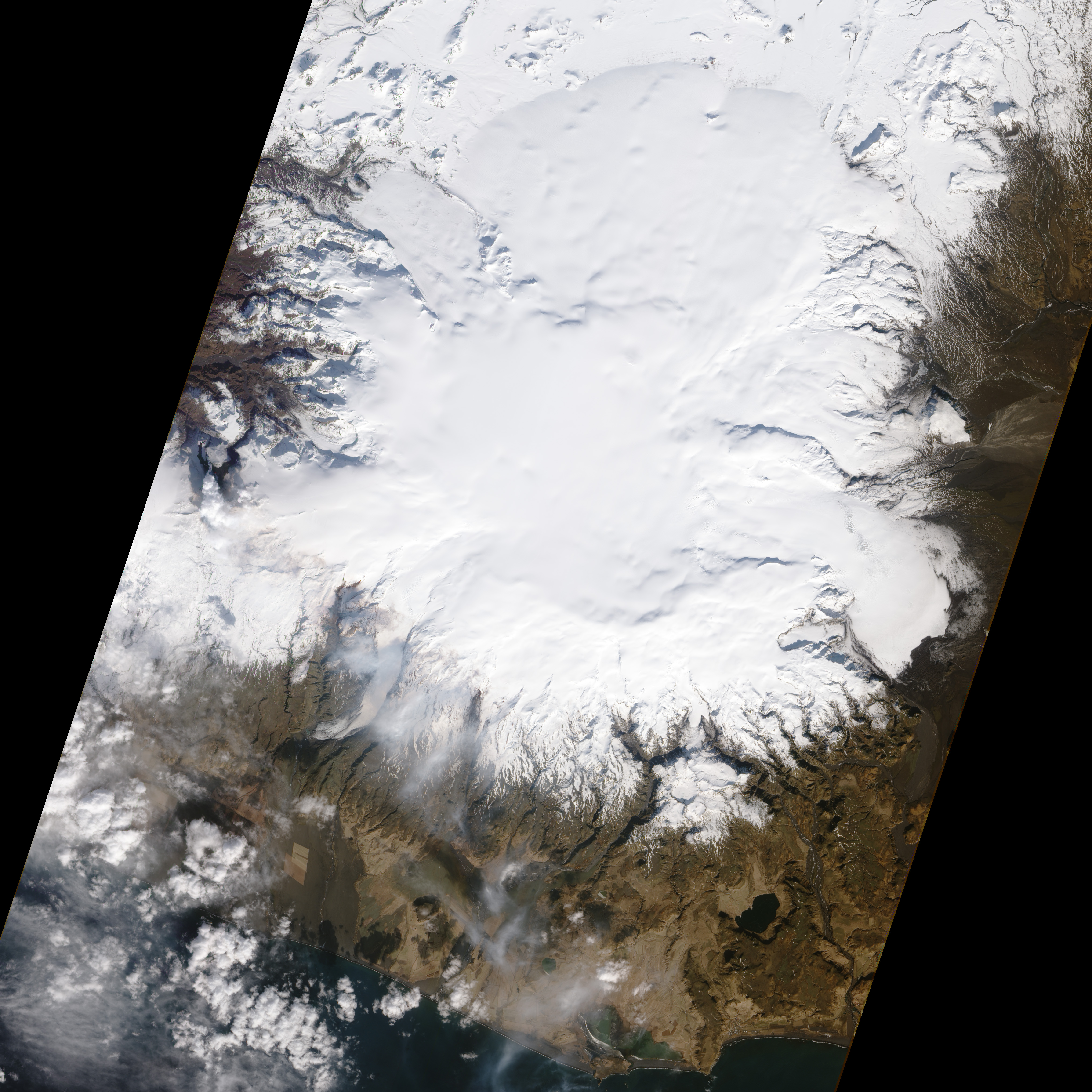 New Fissure near EyjafjallajÃ¶kull, Iceland - related image preview
