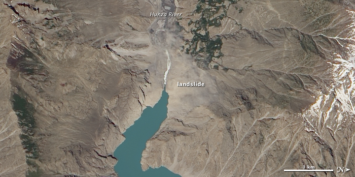 Landslide Lake on Hunza River Overflows into Spillway