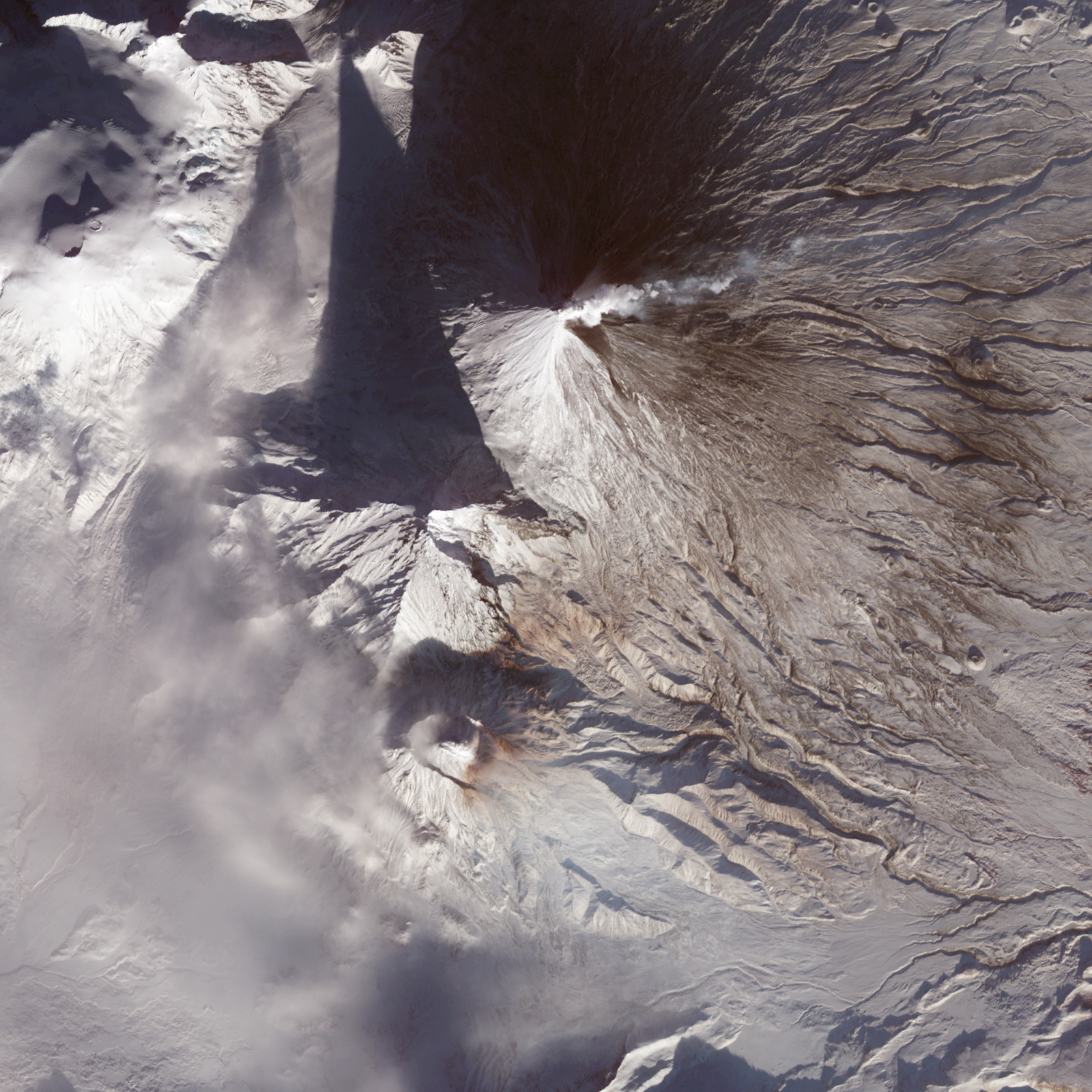 Lava and Snow on Klyuchevskaya Volcano - related image preview