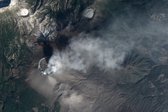 Shinmoe-dake Volcano Erupts on Kyushu - related image preview