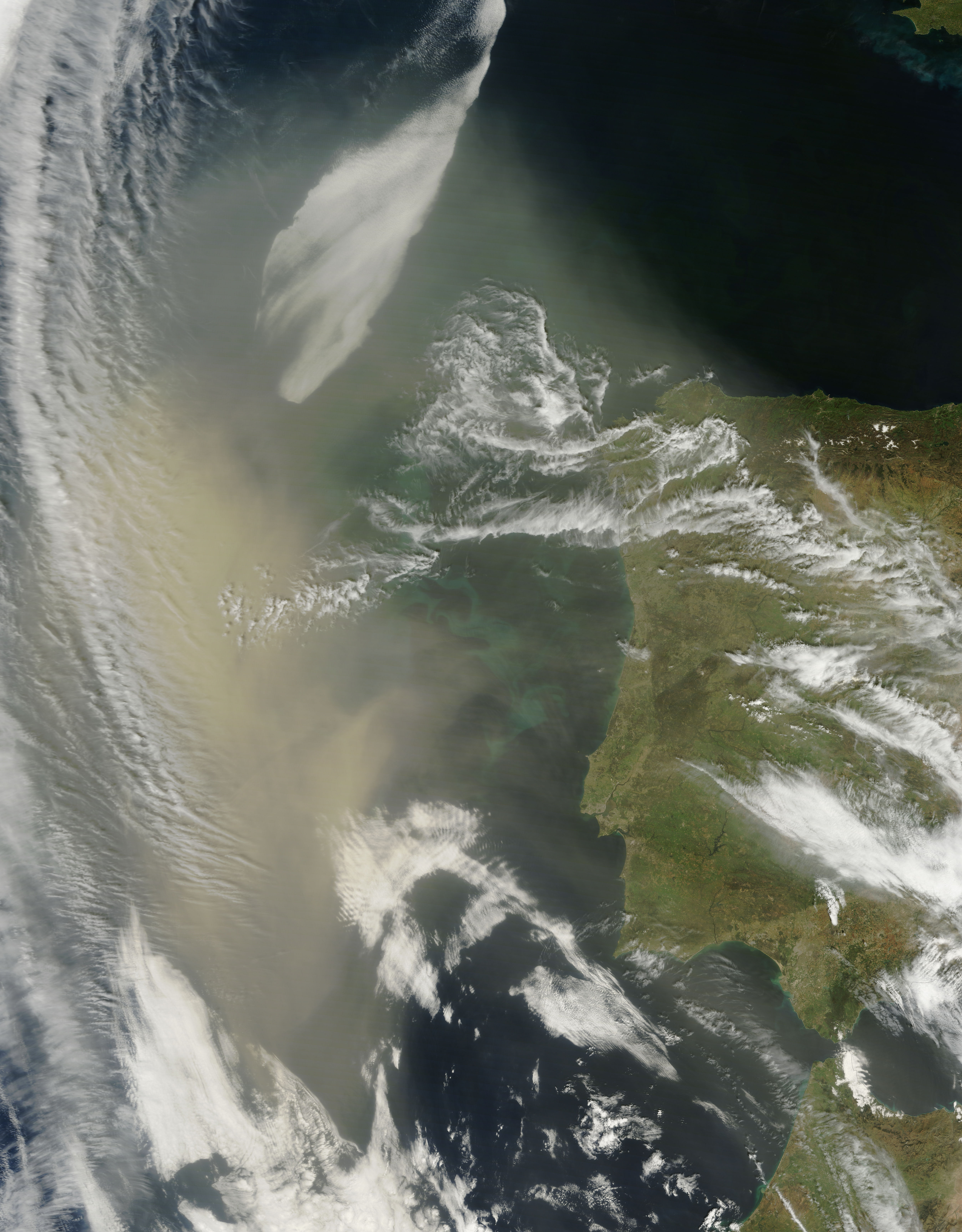 Saharan Dust off Portugal - related image preview