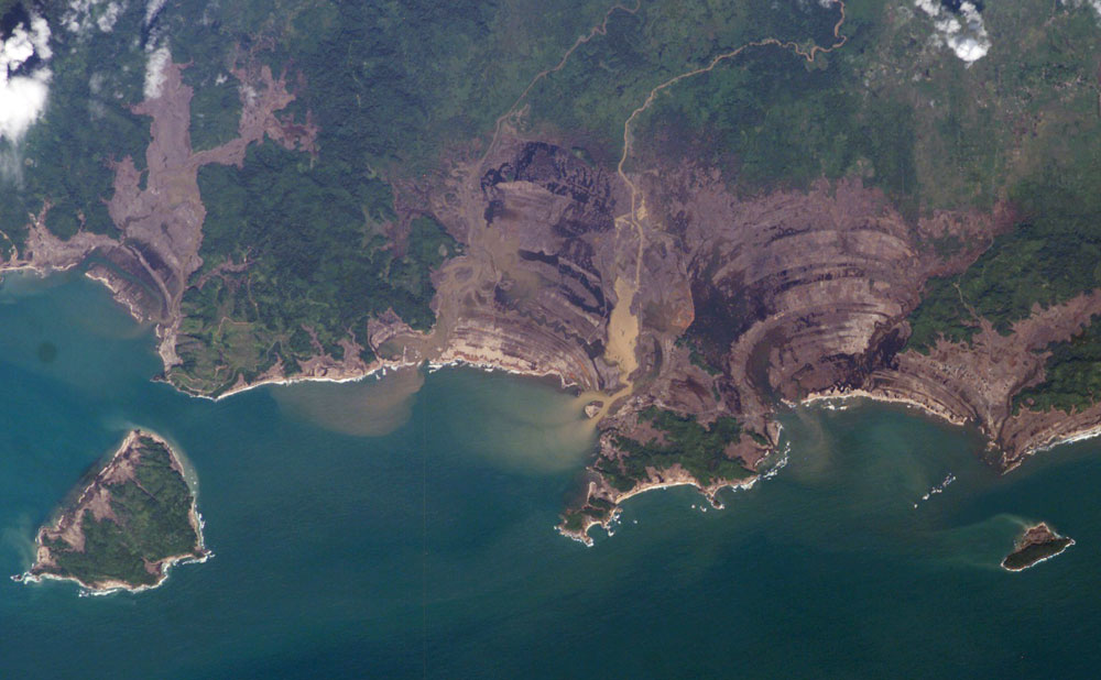 Tsunami Damage, Northwestern Sumatra - related image preview