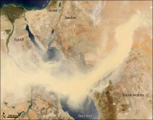Dust Sweeps over the Red Sea