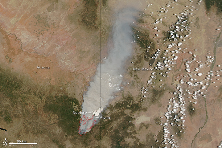 Aerial photograph showing smoke blowing across the Arizona and New Mexico border.