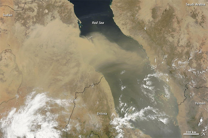 Dust Plumes over the Red Sea