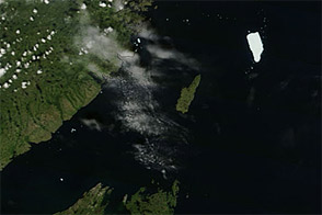 Ice Island Drifts Southward
