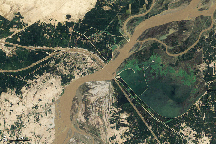 Seasonal Changes along the Indus River