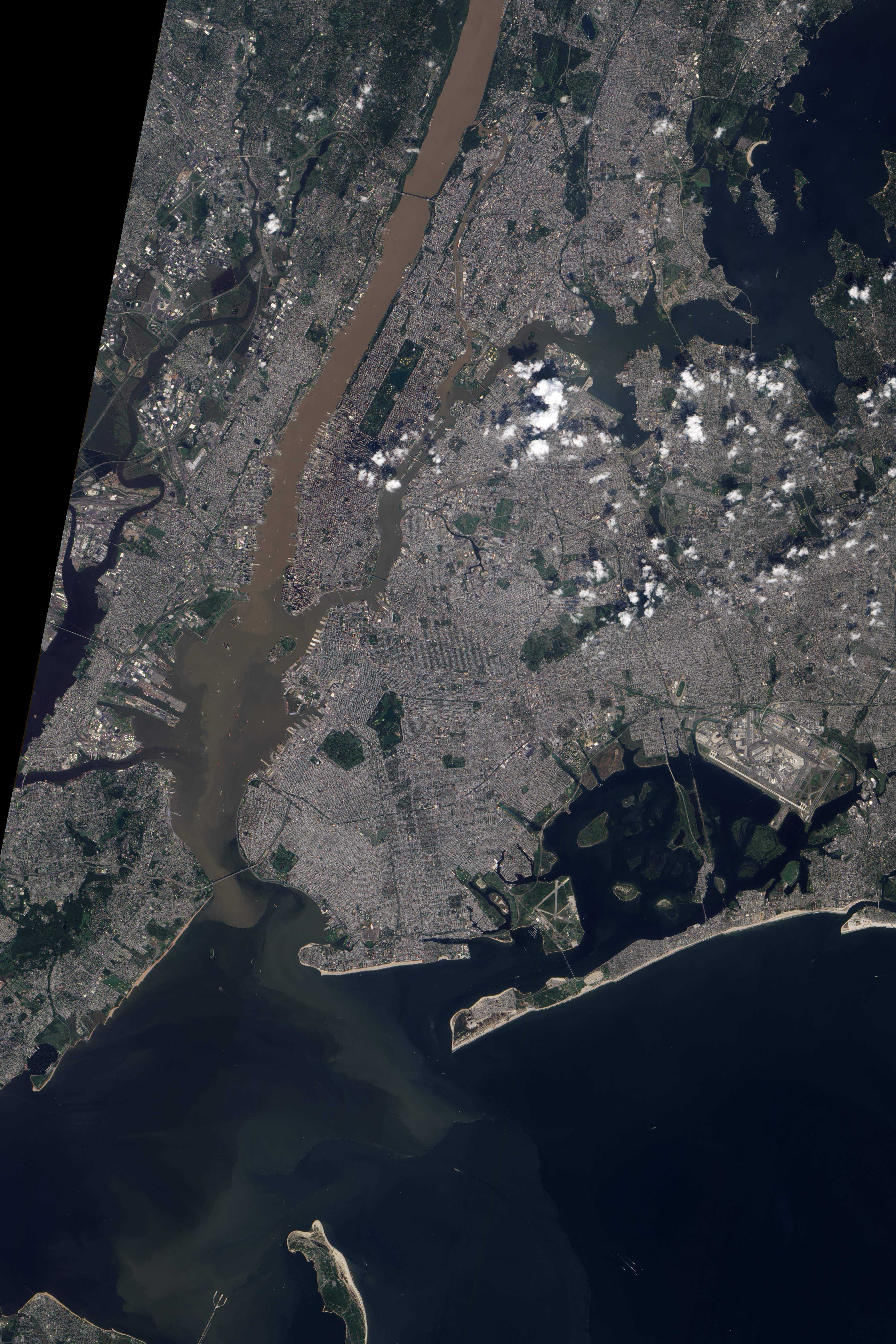Sediment Plumes in the Hudson River - related image preview