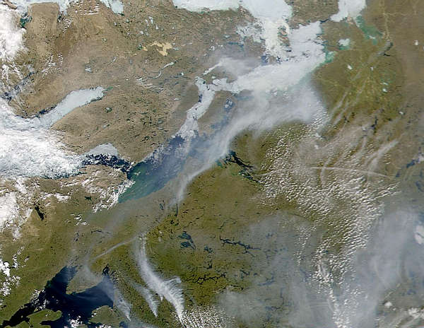Smoke in Nunavut, Northwest Territories - related image preview