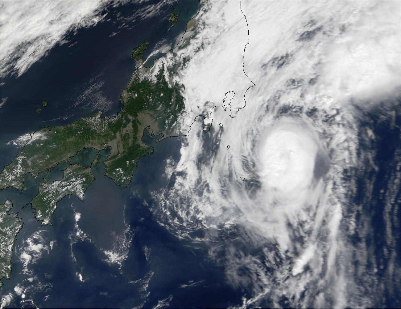 Typhoon Vipa (21W) reaching the coast of Japan - related image preview