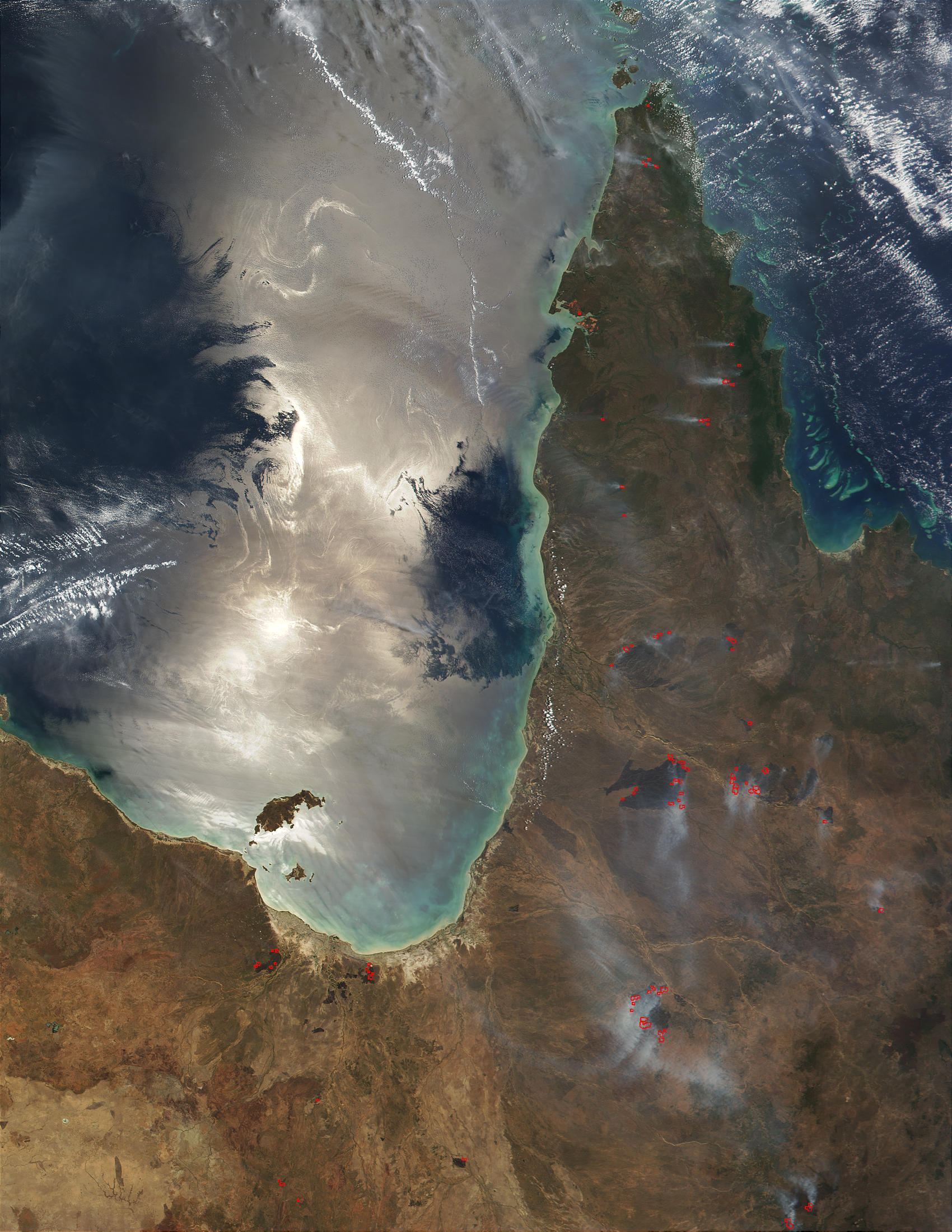 Sun glint in Gulf of Carpentaria and wildfires in Queensland, Australia - related image preview