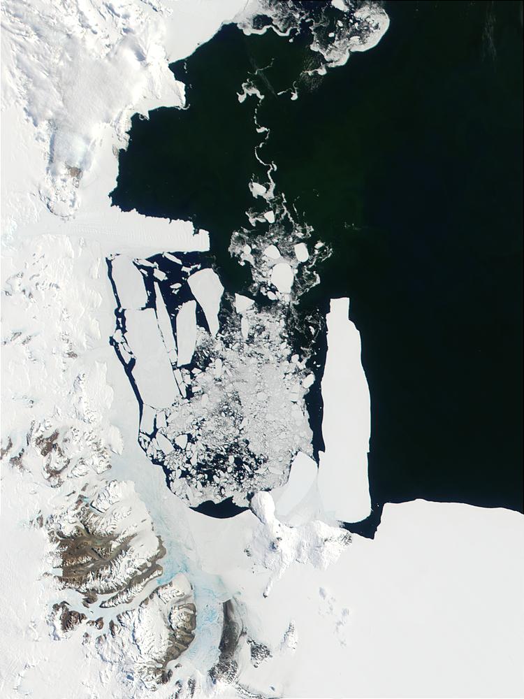 Sea ice breaking away in Ross Sea, Antarctica - related image preview