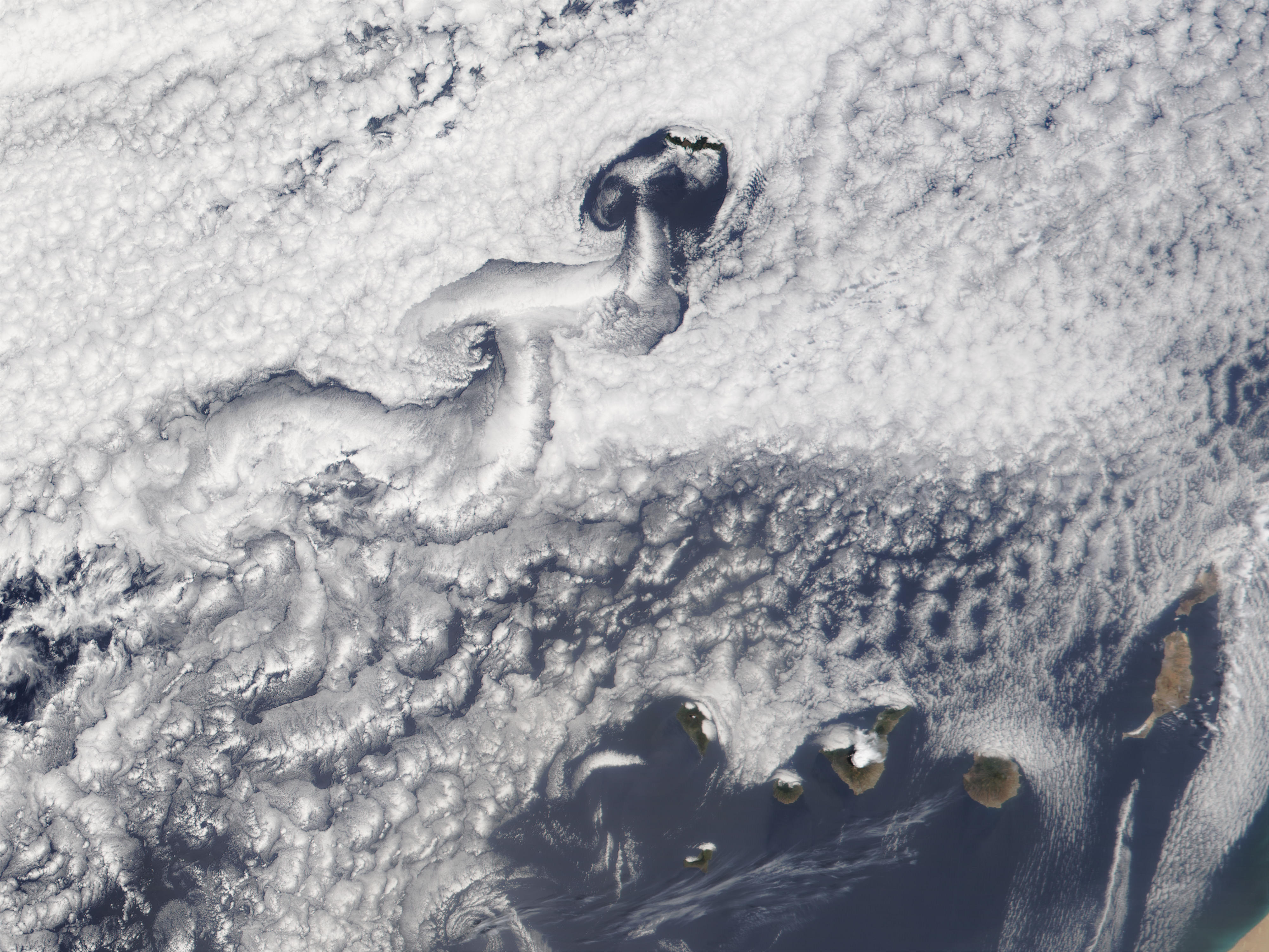 Wake effects south of Madeira and Canary Islands - related image preview
