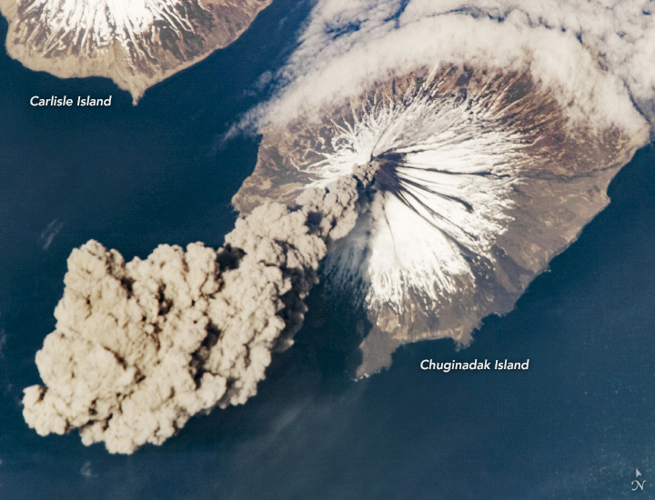 Activité au volcan Cleveland, îles Aléoutiennes