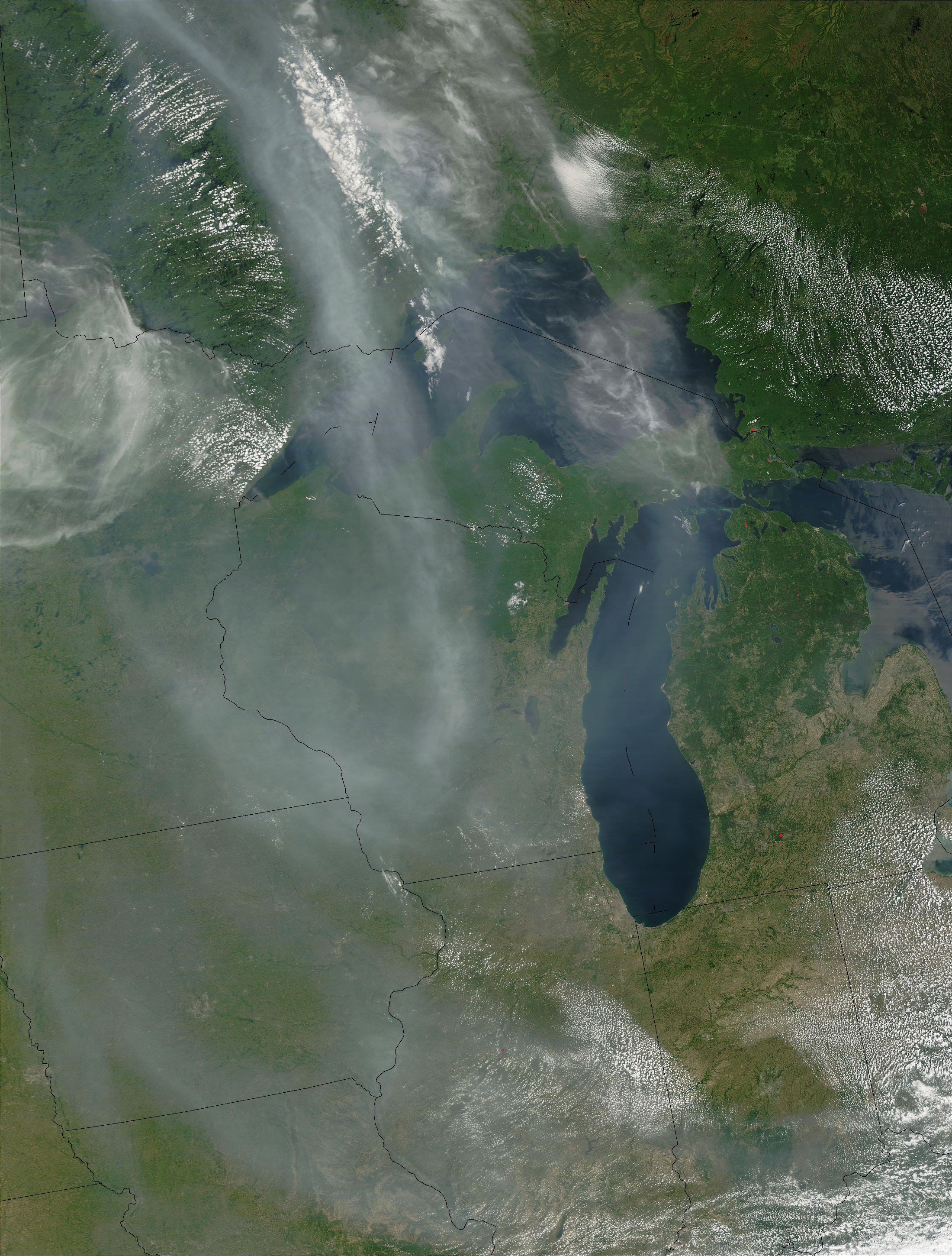 Smoke from Saskatchewan fires transported over the Great Lakes and United States Midwest - related image preview